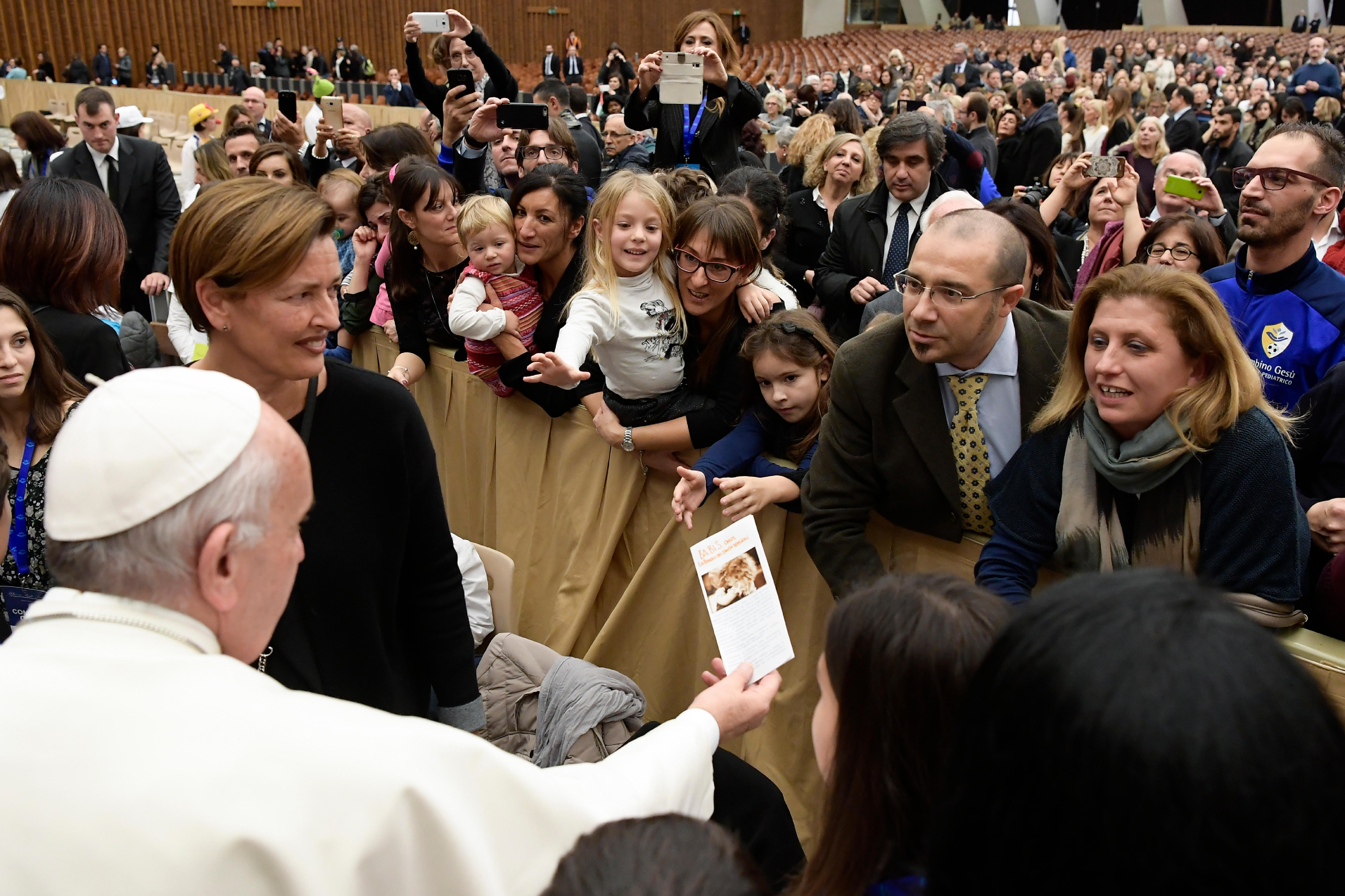 15 DICEMBRE 2016 – BA.BI.S. Odv ALL’UDIENZA DEL SANTO PADRE FRANCESCO PER LA COMUNITA’ DELL’OSPEDALE PEDIATRICO BAMBINO GESU’